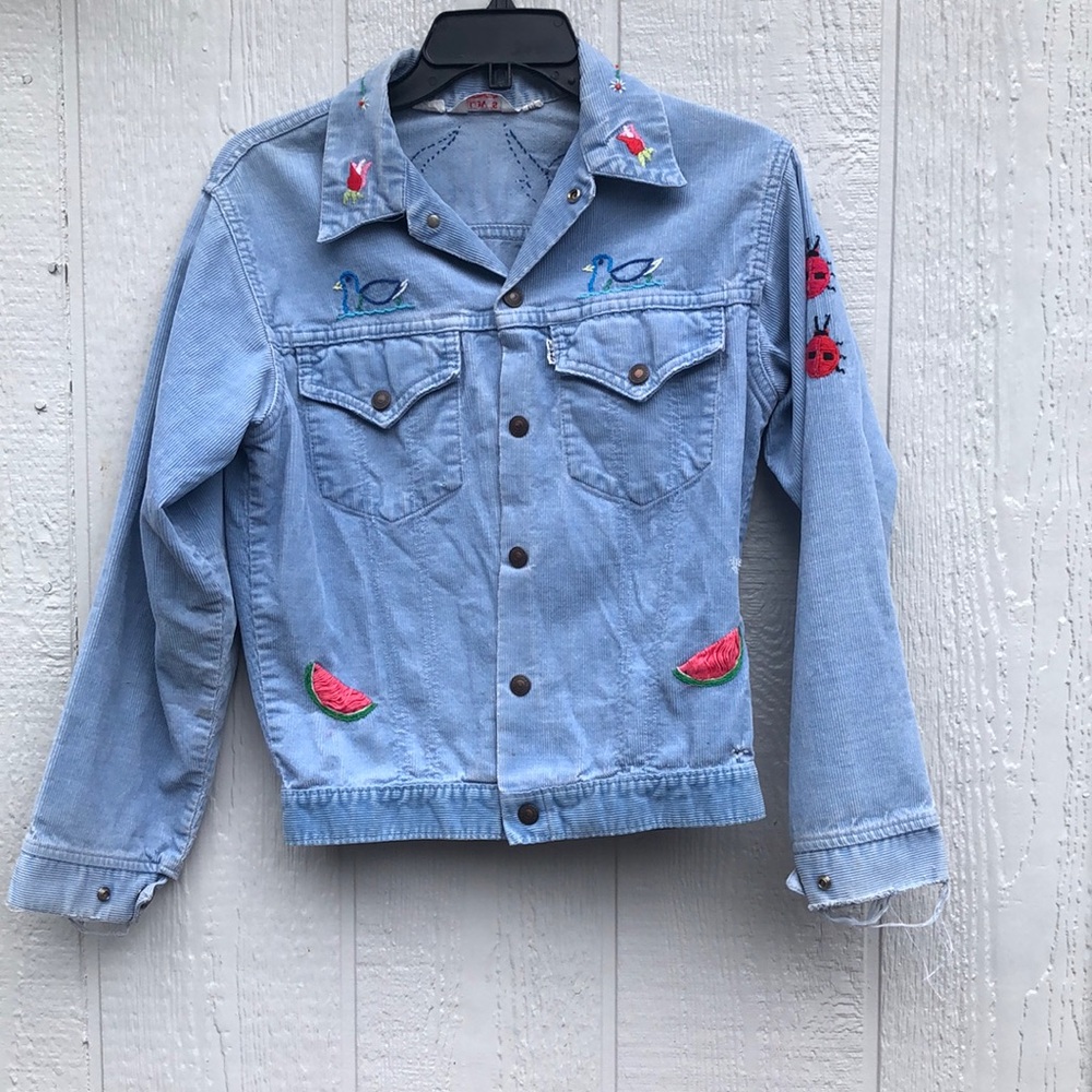 Vintage Levi’s baby blue embroidered courderoy jacket